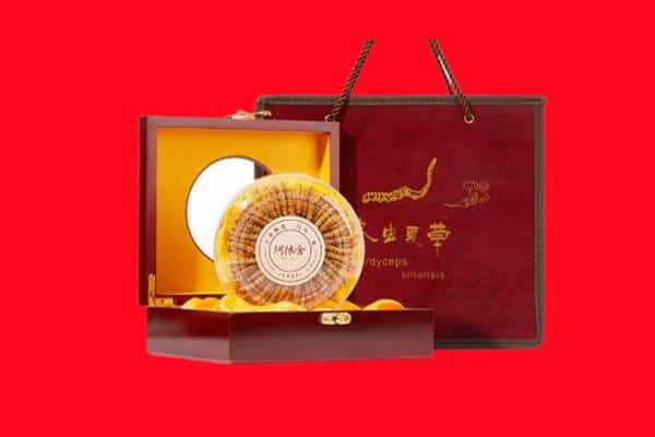 收购资讯:碌曲县回收冬虫夏草是按克吗